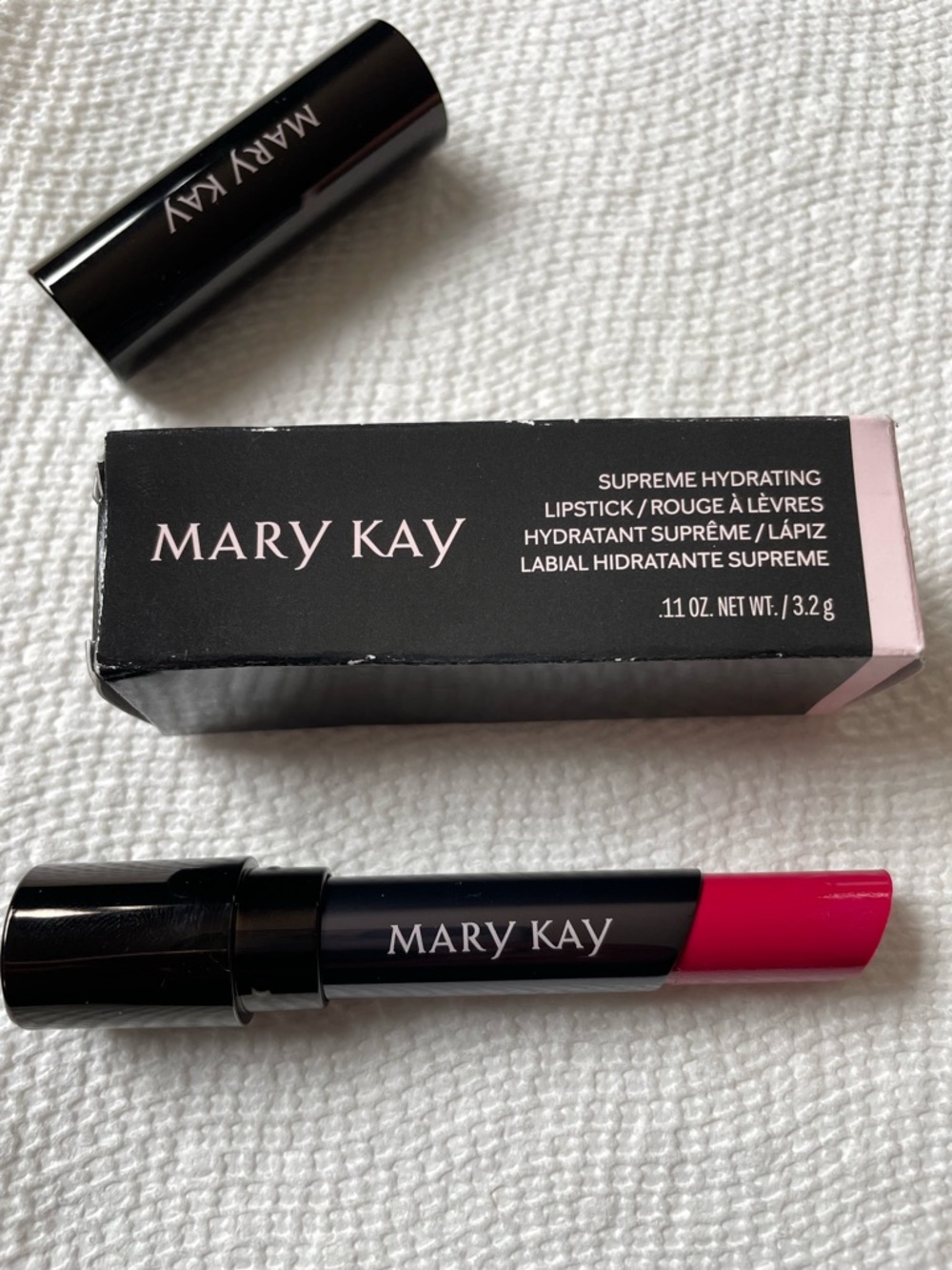 Mary Kay Supreme Hydrating Lipstick - Very Raspberry.